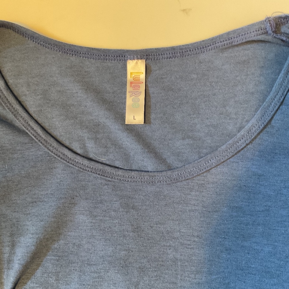LuLaRoe Lynnae Shirt